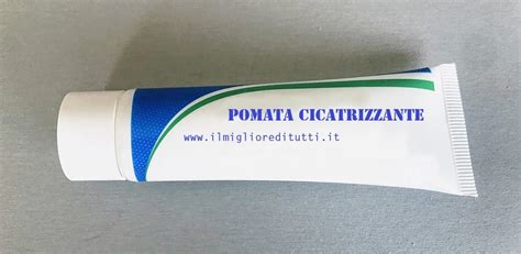 Applicazione di crema cicatrizzante
