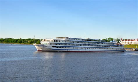 Immagine di una nave da crociera sul fiume Volga