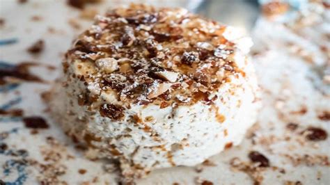 Semifreddo alle mandorle con salsa all'arancia