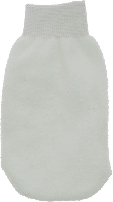 primo piano di un guanto struccante in microfibra