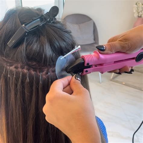 Diagramma che illustra l'applicazione delle extension GL Volume con cheratina