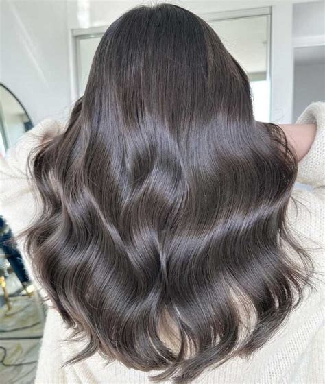 Colore capelli viola cenere