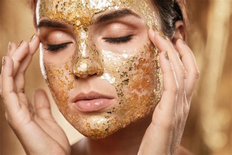 Maschera viso in foglia d'oro