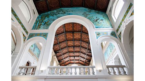 Interno del Grand Établissement Thermal con decorazioni in stile neo-moresco