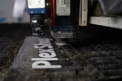 Esempio di marcatura di precisione con laser CO2 a 3 assi