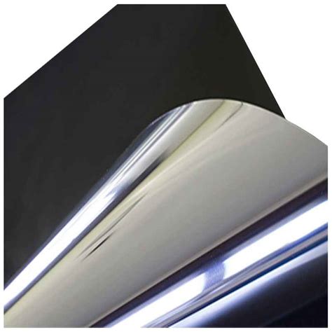 Primo piano di una pellicola oscurante con bolle