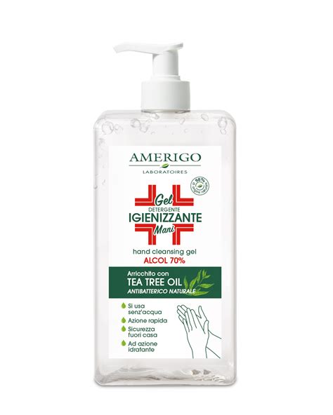 mani con gel igienizzante
