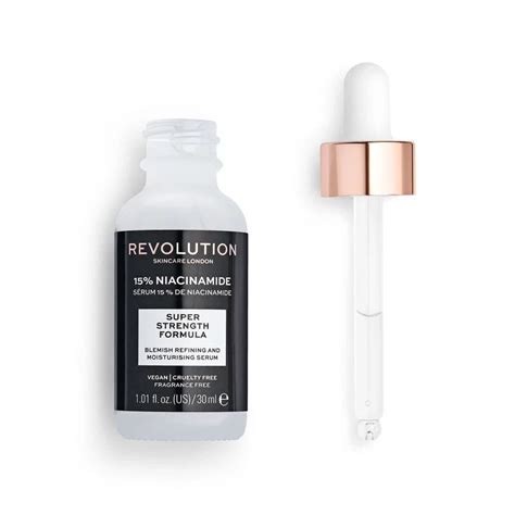 Flaconi di sieri per il viso di Revolution Skincare