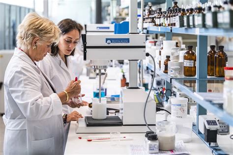 Laboratorio di ricerca e sviluppo cosmetico