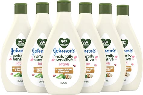 Composizione di ingredienti naturali come riso, karité, aloe