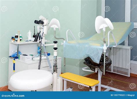 attrezzatura medica moderna per trattamenti dermatologici