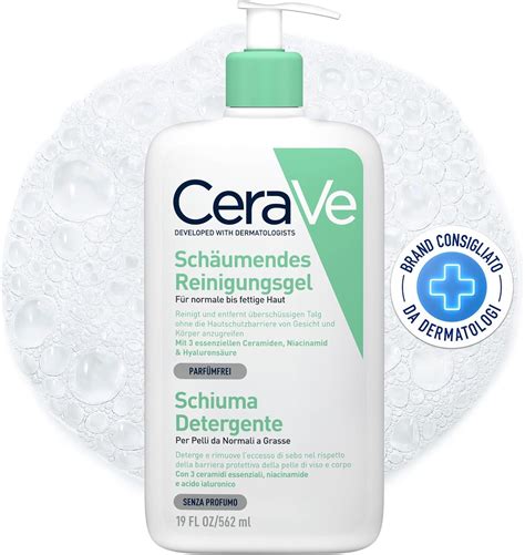 Una bottiglia di CeraVe Schiuma Detergente