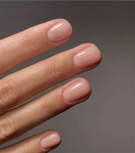 manicure naturale