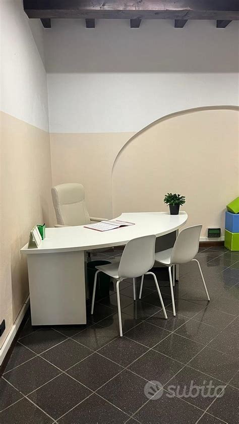 Studio medico moderno e attrezzato