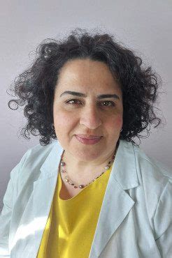 Dott.ssa Pasqualina Puggioni in un ambiente medico