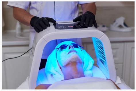 Apparecchiatura per fototerapia UVB