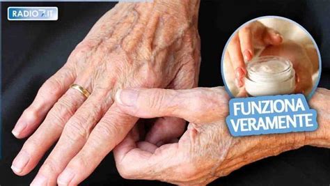 illustrazione di una pelle sana che invecchia con rughe e macchie