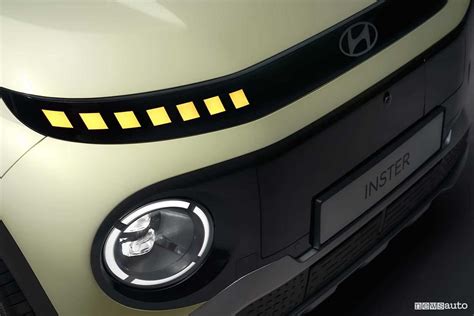 Hyundai INSTER frontale con luci diurne LED