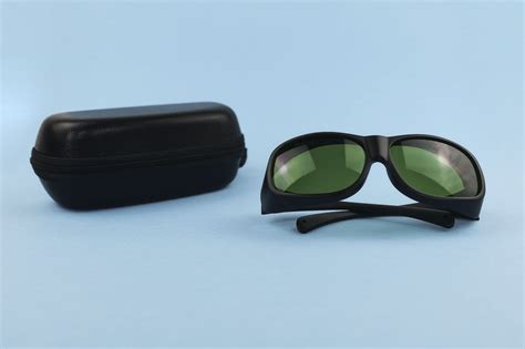 Occhiali di protezione per laser CO2