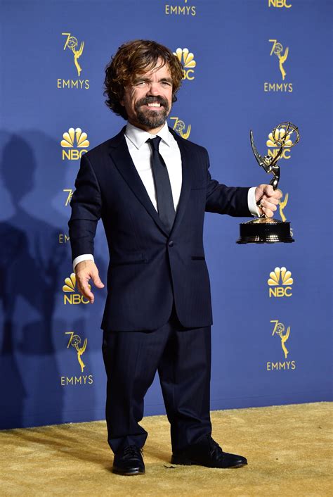 Peter Dinklage con i suoi Premi Emmy