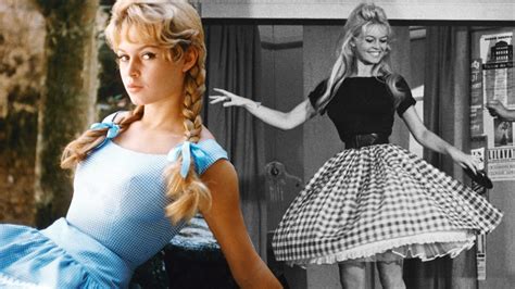 Brigitte Bardot in abito a quadretti Vichy