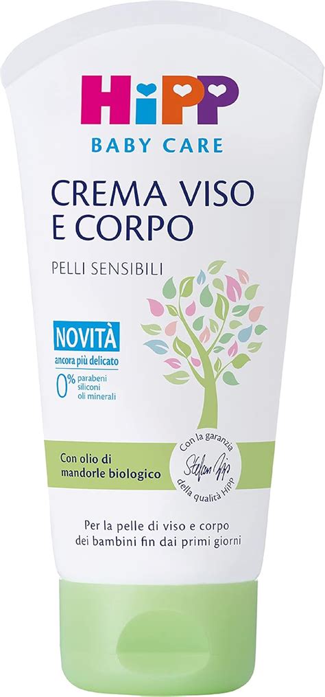 Applicazione di crema idratante su viso e corpo