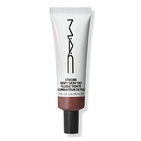 Texture di BB cream MAC Strobe Dewy Skin Tint