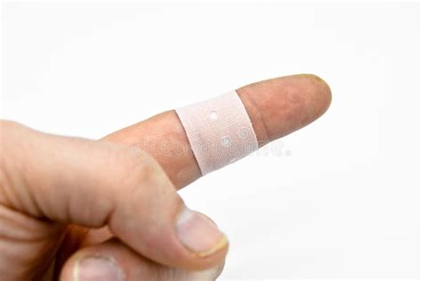 Cerotto per verruche applicato su un dito