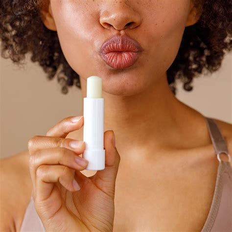 barattolino di burro labbra