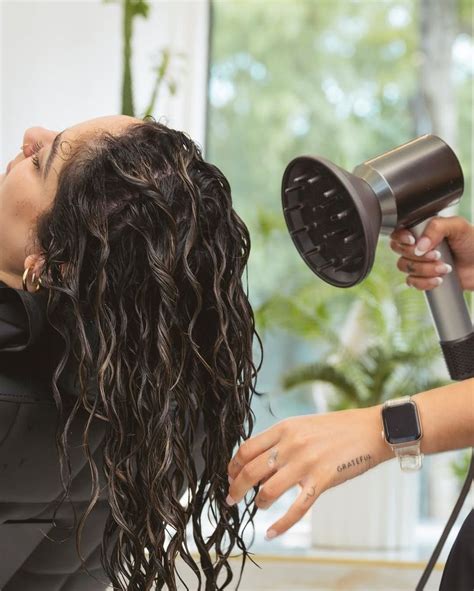 Uso del diffusore per capelli ricci