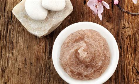 Ingredienti naturali per scrub viso fai da te