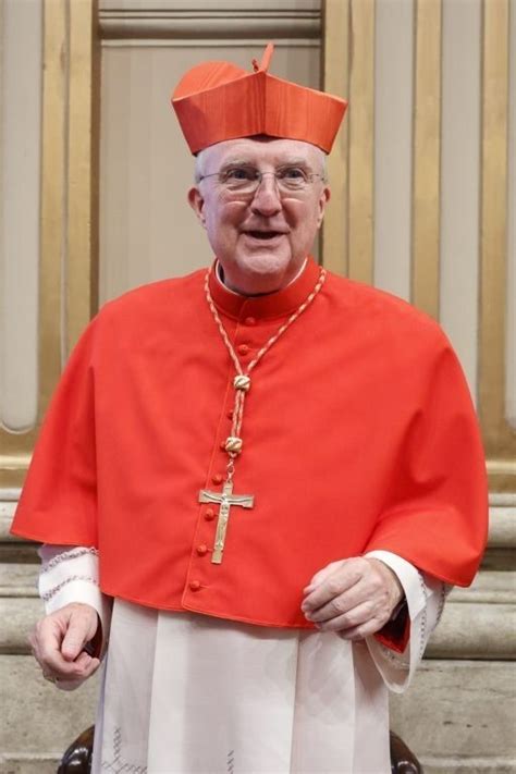 Cardinale Arthur Roche durante un'ordinazione sacerdotale