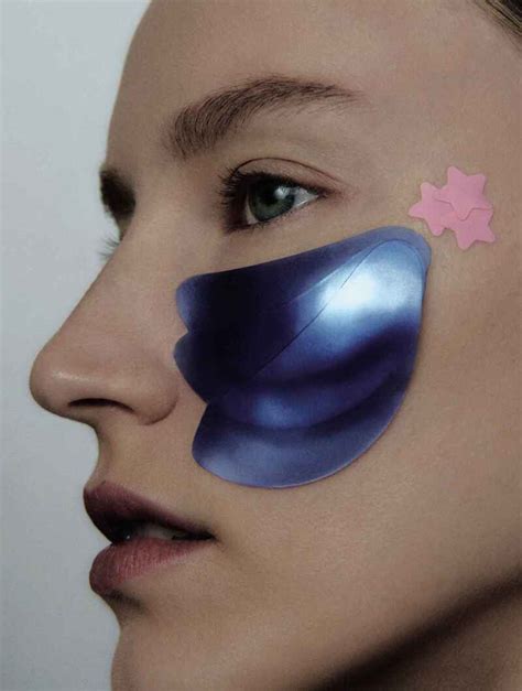 Patch occhi colorati e stilizzati come accessori moda