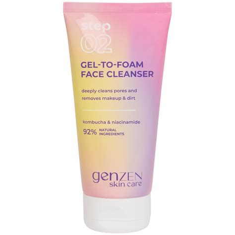 Texture di un detergente viso in gel che schiuma