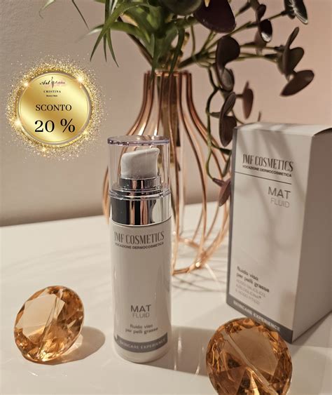 Infografica con i passaggi chiave di una routine di skincare per pelli acneiche