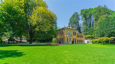 Villa storica con bambini e educatori