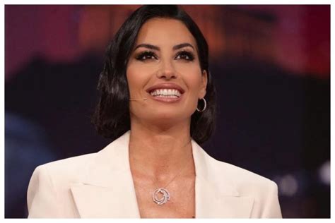 Capelli lunghi e neri di Elisabetta Gregoraci