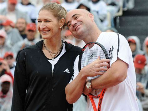 Immagine di Andre Agassi con la sua iconica chioma bionda