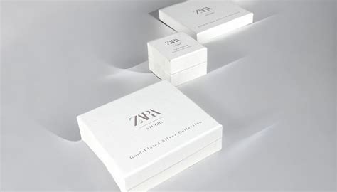 Packaging minimalista di prodotti Anua