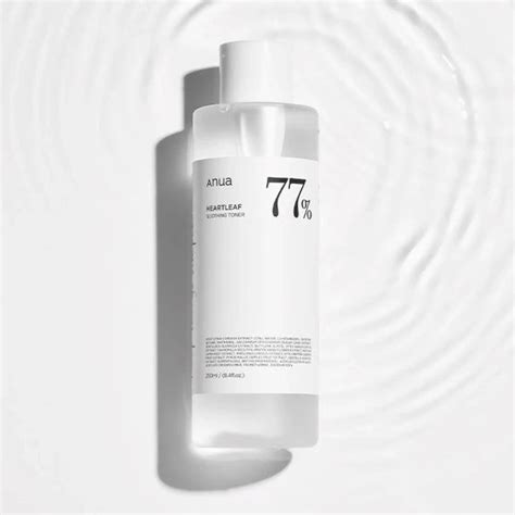 Il flacone iconico dell'Anua Heartleaf 77% Soothing Toner