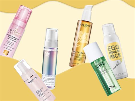 Infografica che confronta i benefici di diversi tipi di detergenti per il viso