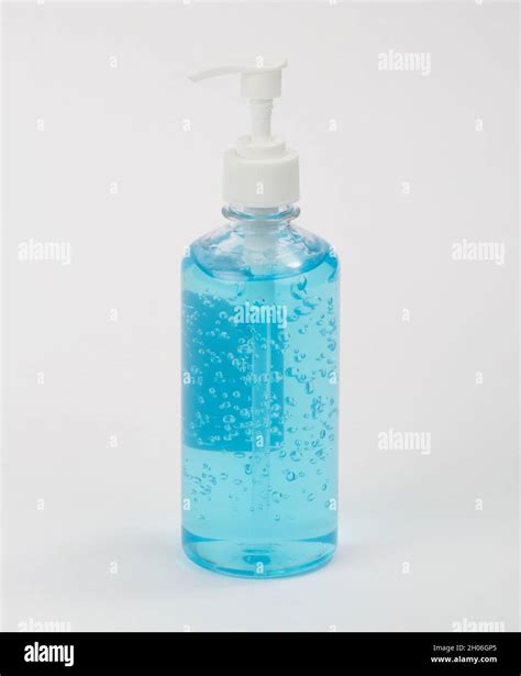 Immagine di un flacone di gel detergente con una texture schiumosa